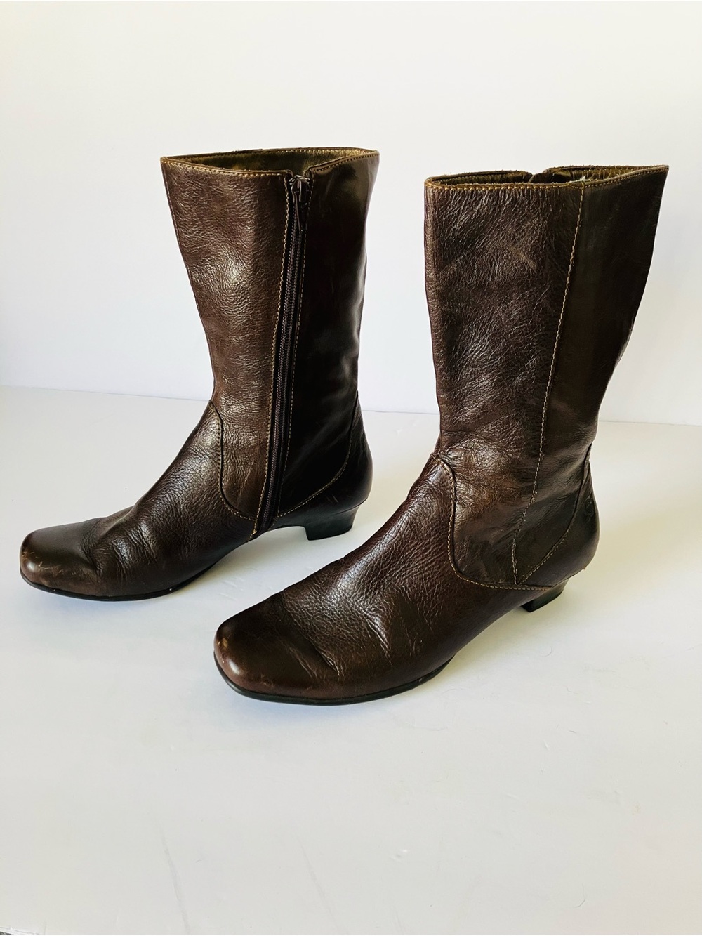 BOC Boot Women’s Size 7 Brown Leather Born Concept Mid Calf Low Heel W/Zipper